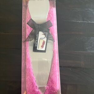 NIB High Heel Cake Cutter